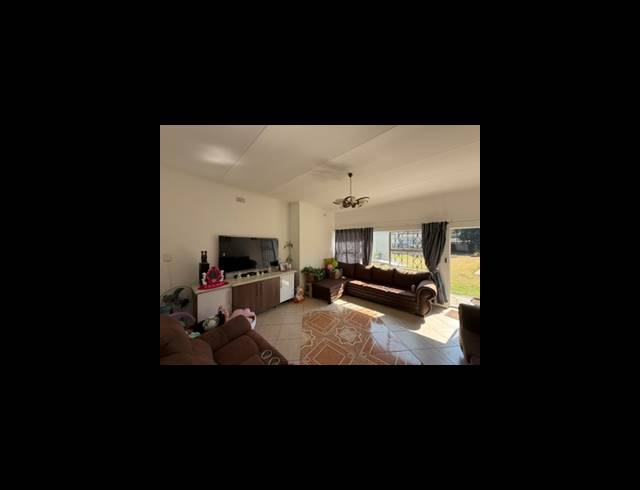 4 BEDROOM HOUSE FOR SALE IN BRACKENHURST